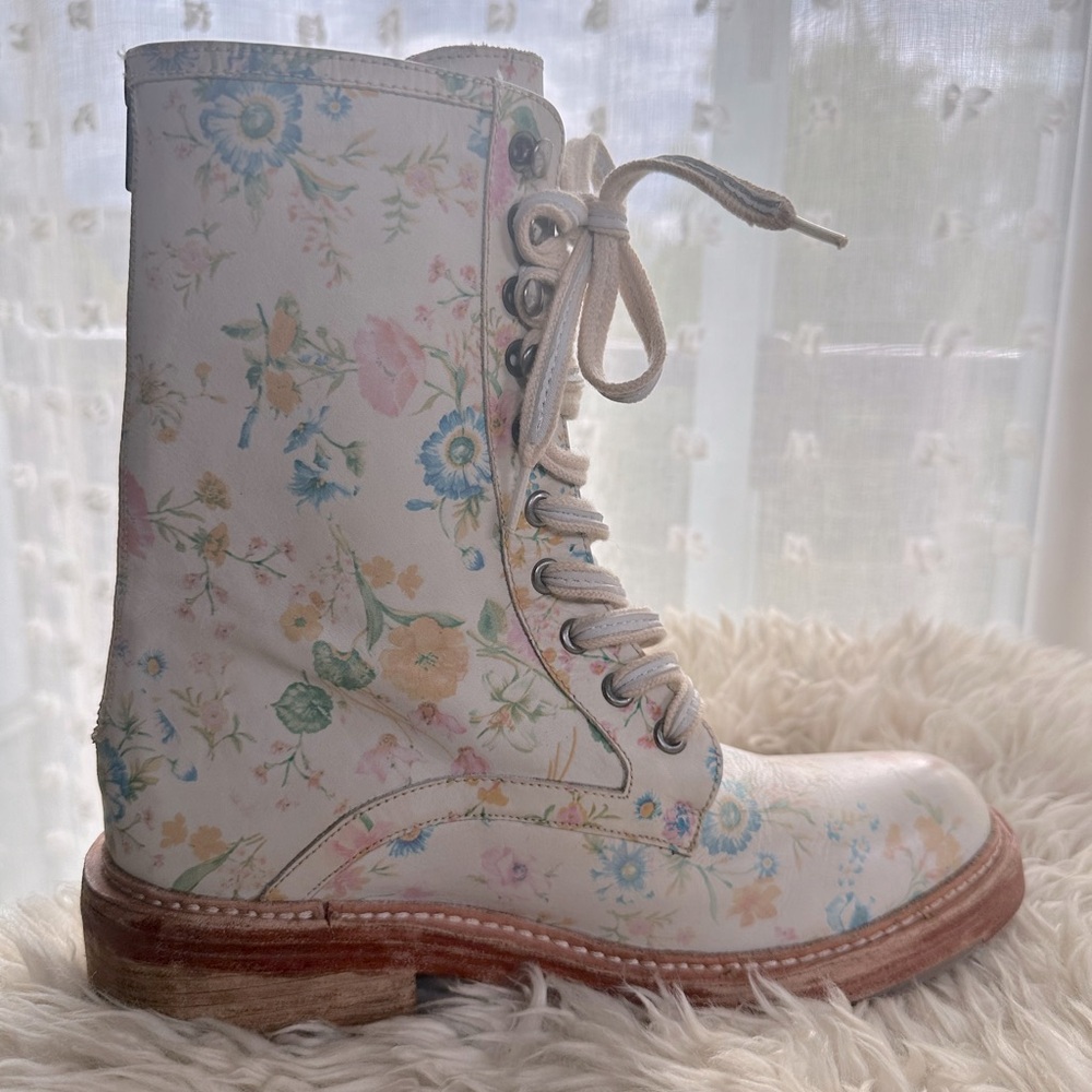 Free People Size 8 1/2 cream authentic leather with flower print. Combat boots.